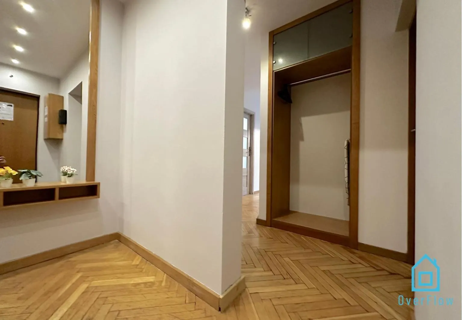 Deer Room - 5 Minutes To Sopot Molo & Seaside Homestay