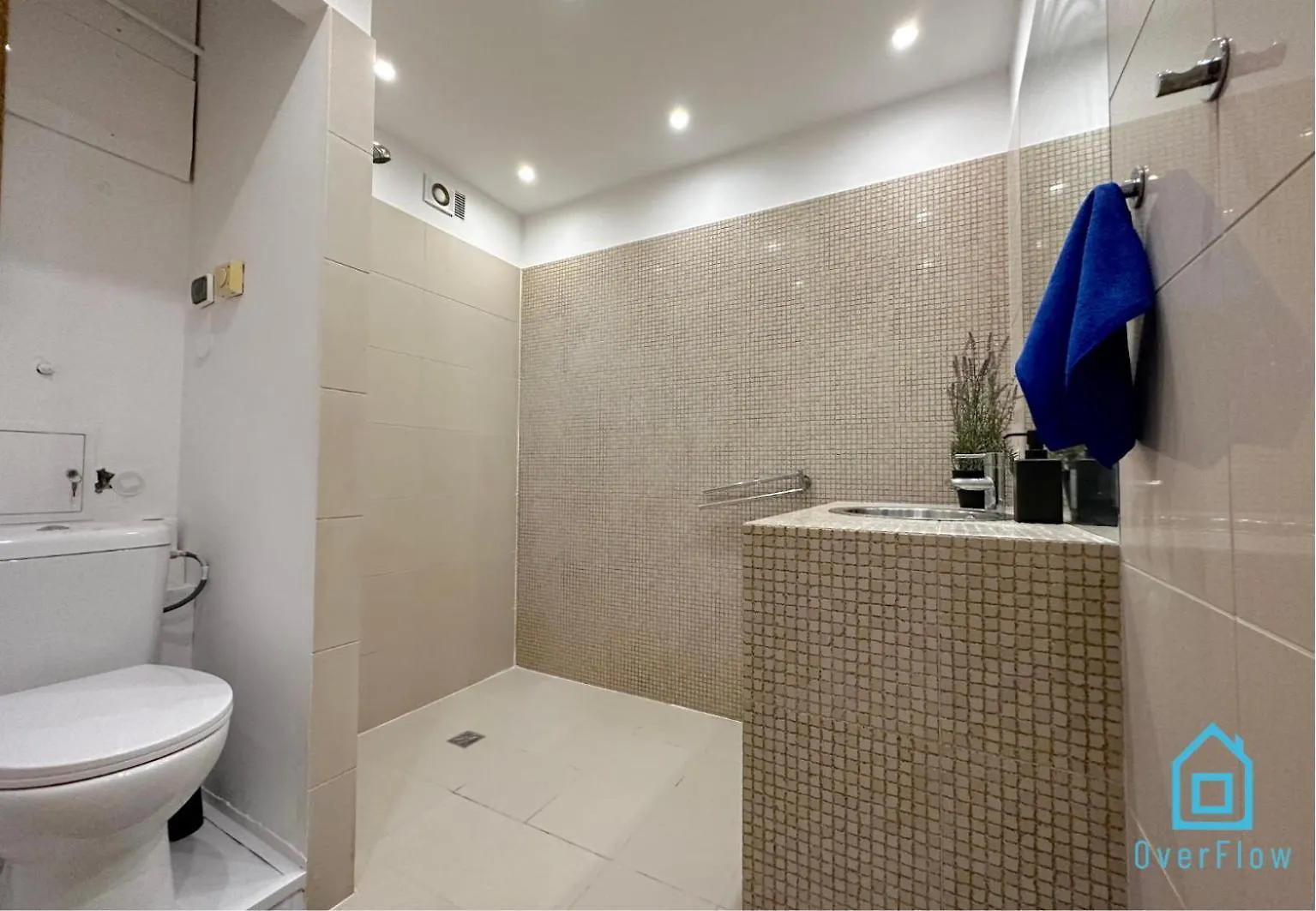 Deer Room - 5 Minutes To Sopot Molo & Seaside Homestay